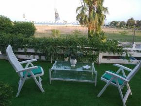 Apartamento con terraza y vistas al mar